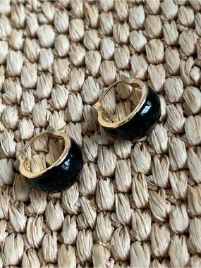 Black Enamel Gold Tone Vintage Style Hoop Earring New